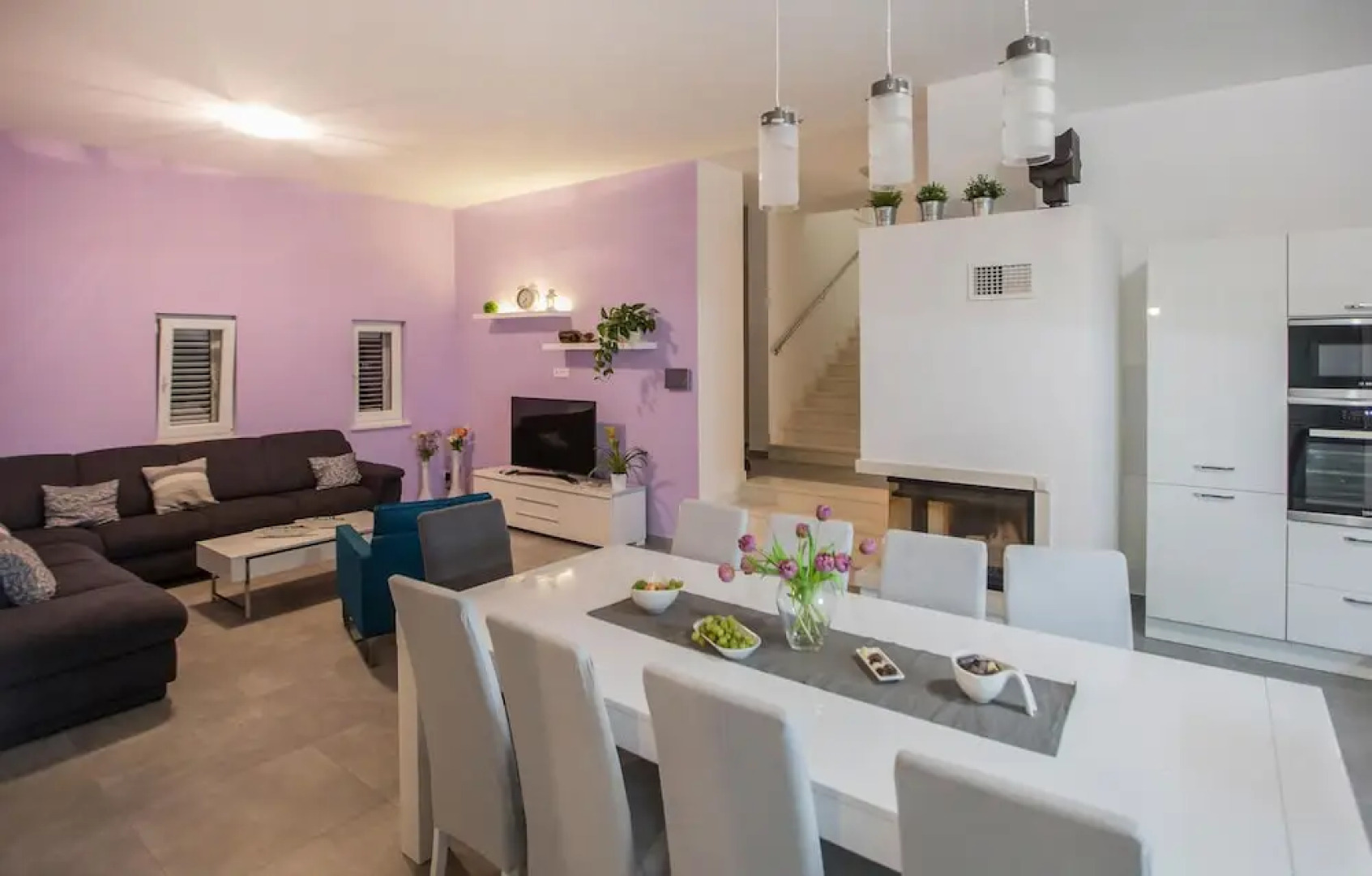 Beautiful Home in Grohote With Wifi, 4 Bedrooms and Sauna