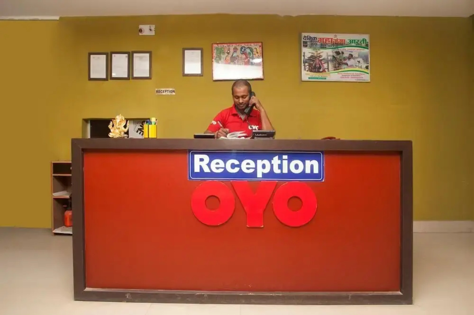 OYO 766 Hotel Crown Plaza