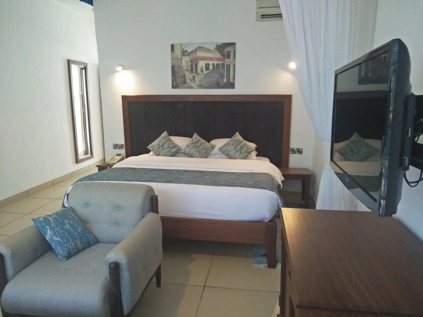 Travellers Beach Hotel & Club