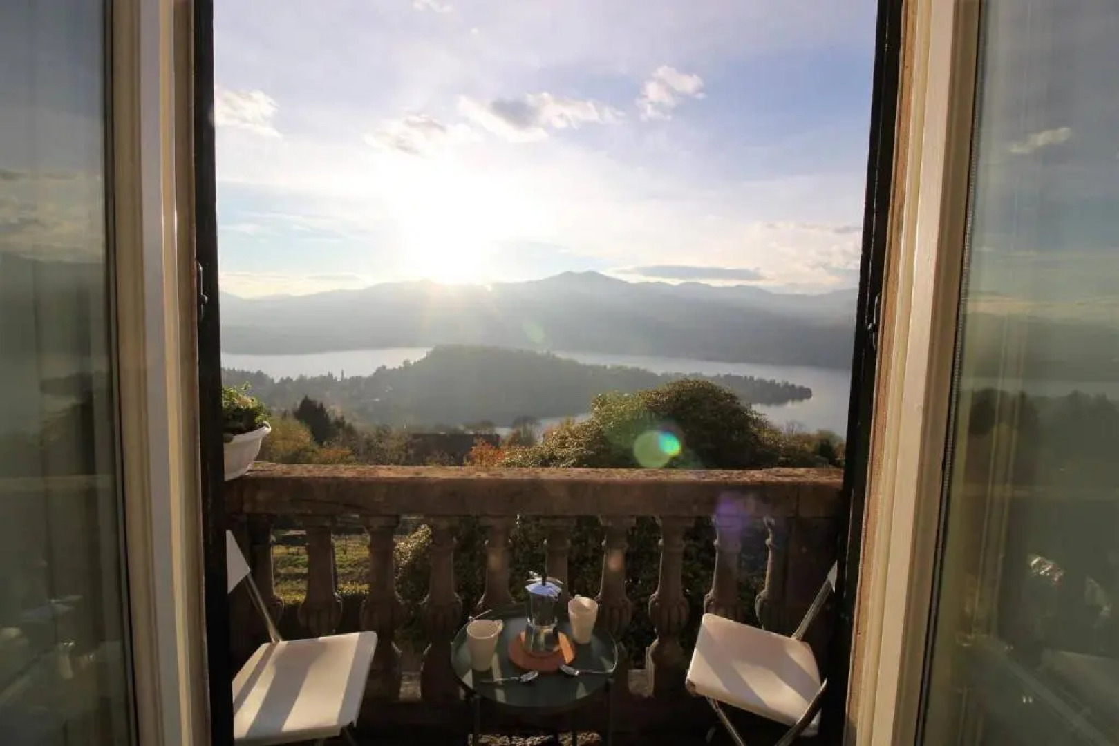 Bellavista Prestigious Apartment With Lake View