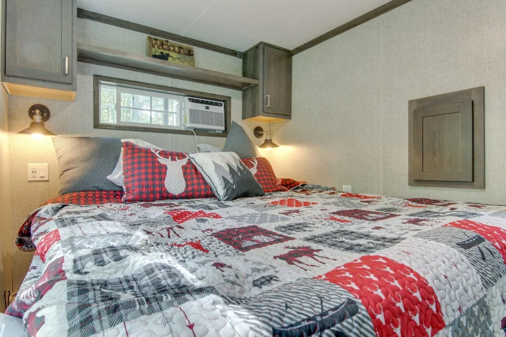 Tree-lined Cabin w/ Grill in Penrose!