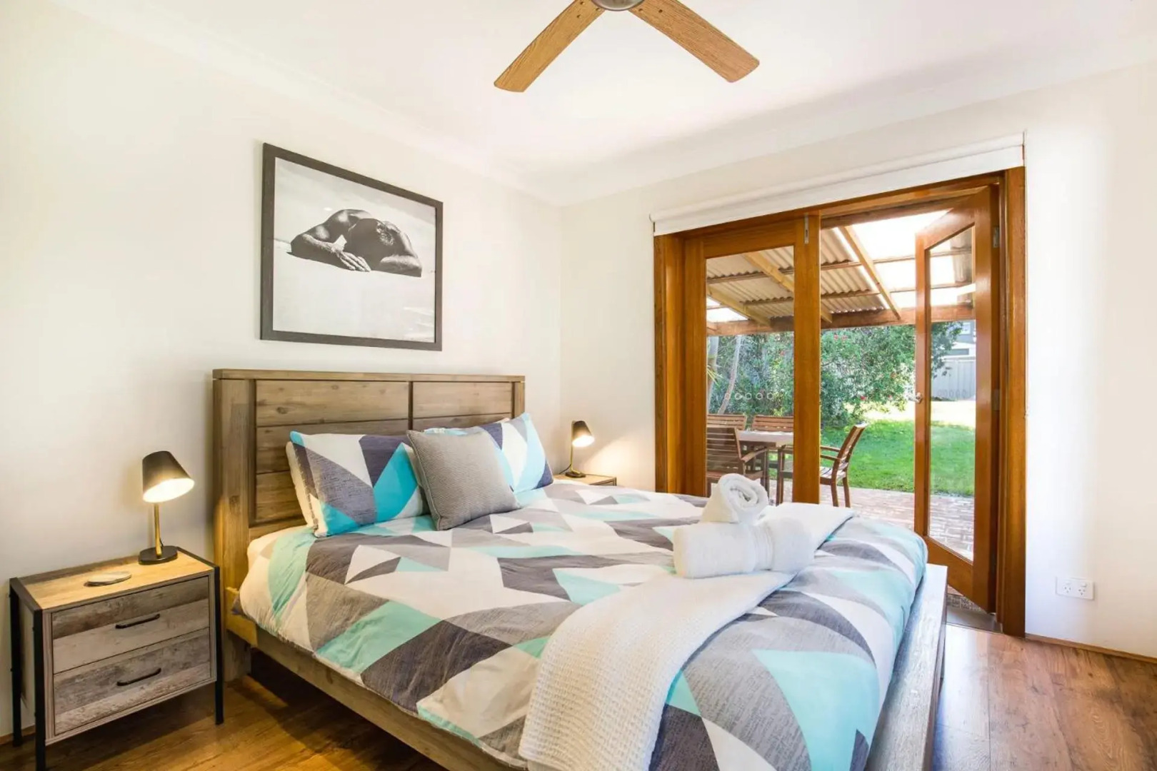 Sunbaker Beach House - 4 Mins to Beach - Pet Friendly with Fire Pit