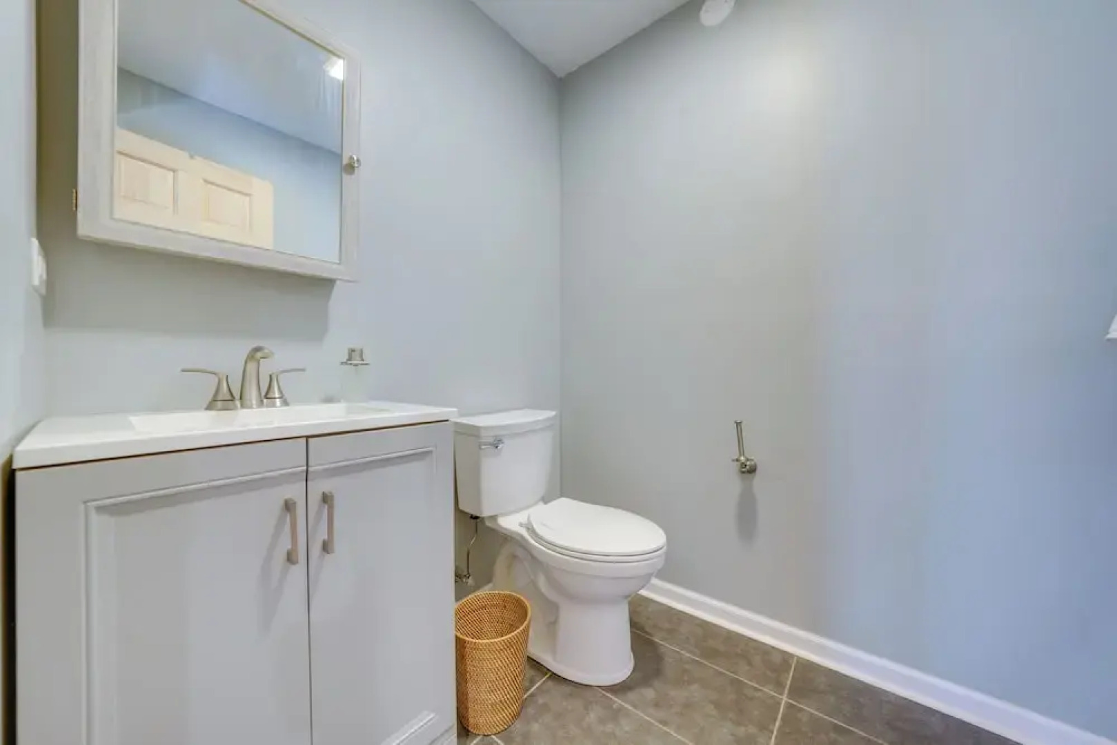 Peaceful Warrenville Home: 1 Mi to Herrick Lake!