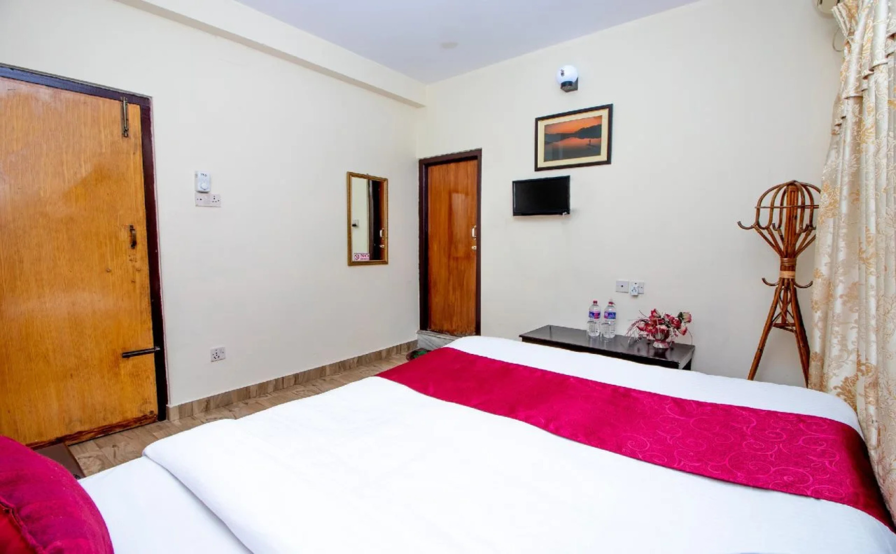 OYO 249 Hotel Royal Image