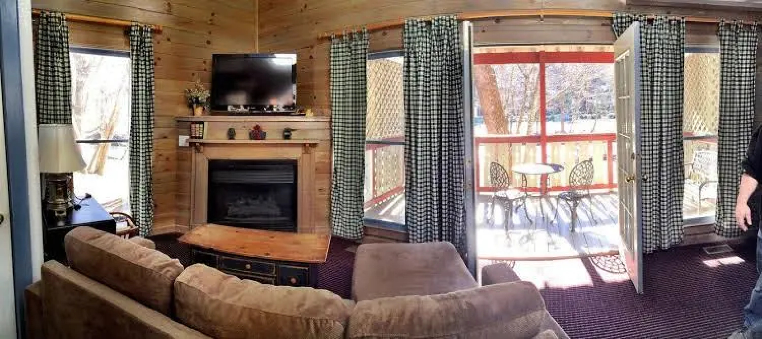 Riverbend Motel & Cabins