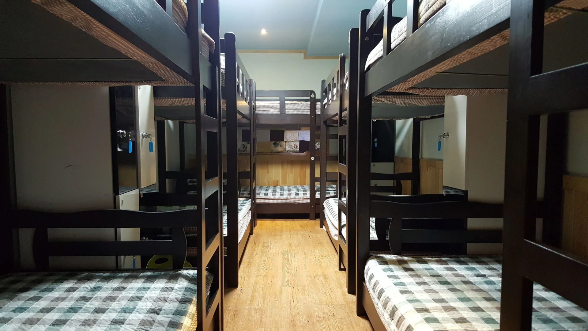 Dongbaekseom Guest House