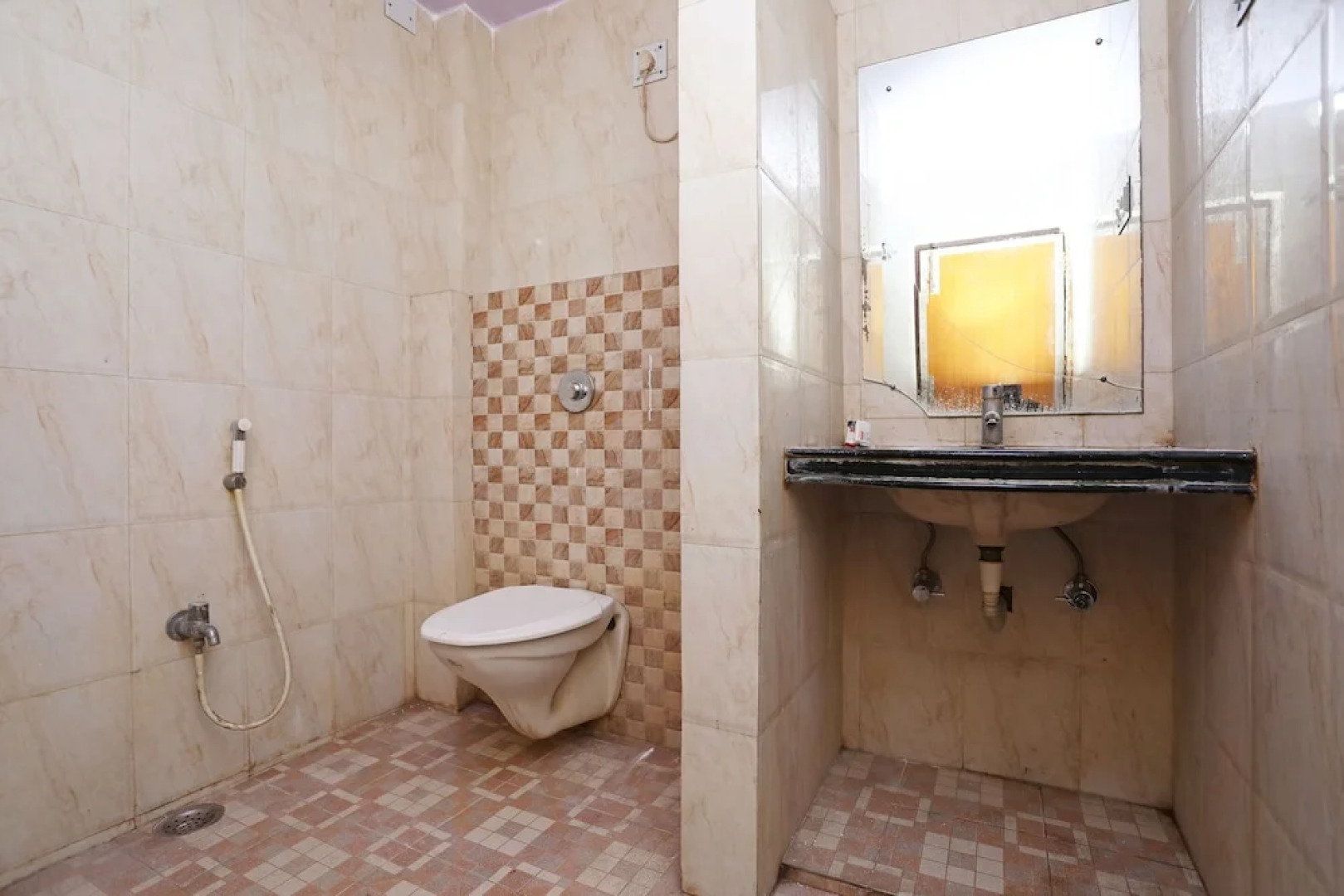 Hotel Vineet by OYO Rooms