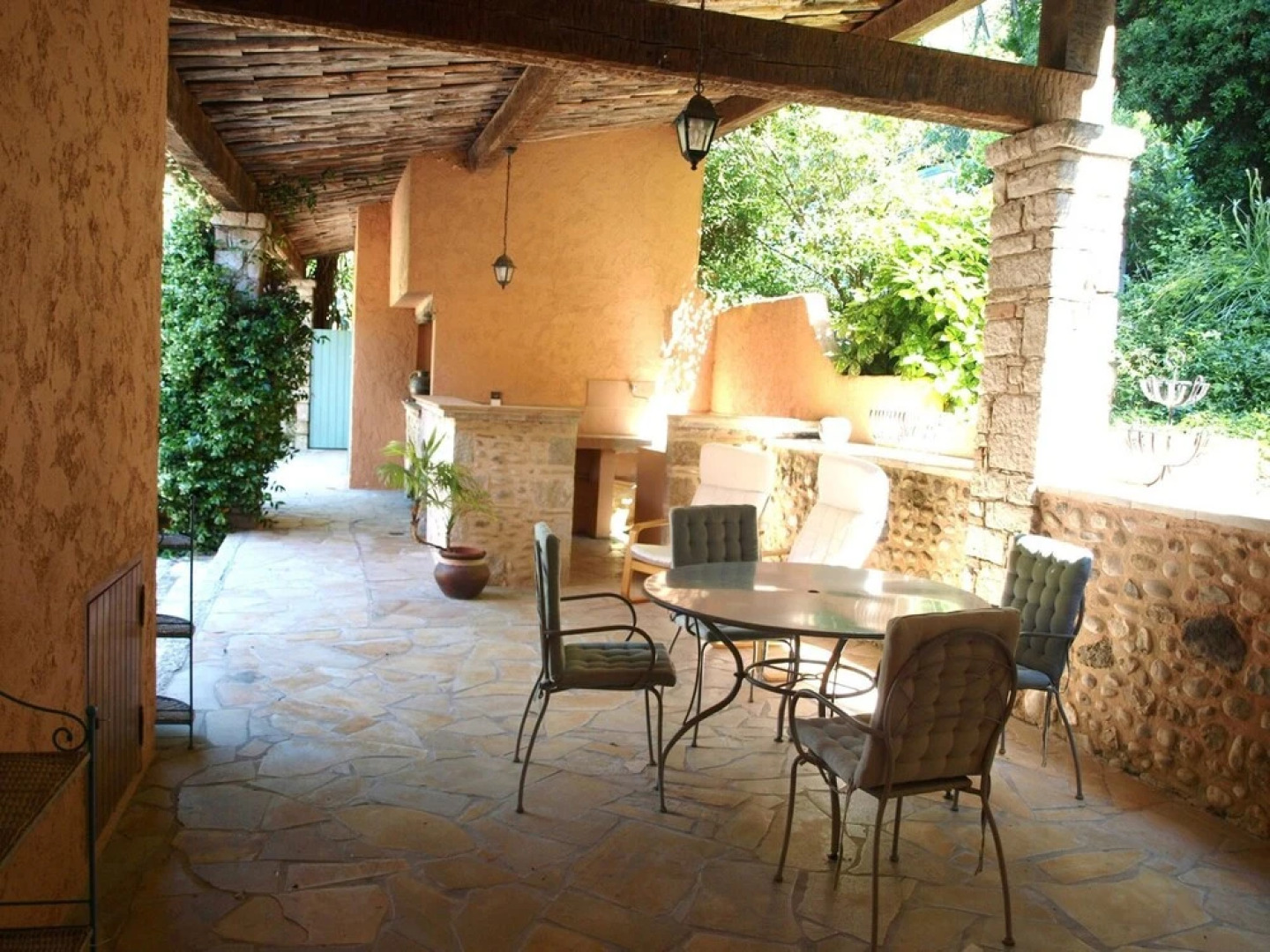 Studio in Cagnes-sur-mer, With Pool Access, Enclosed Garden and Wifi -