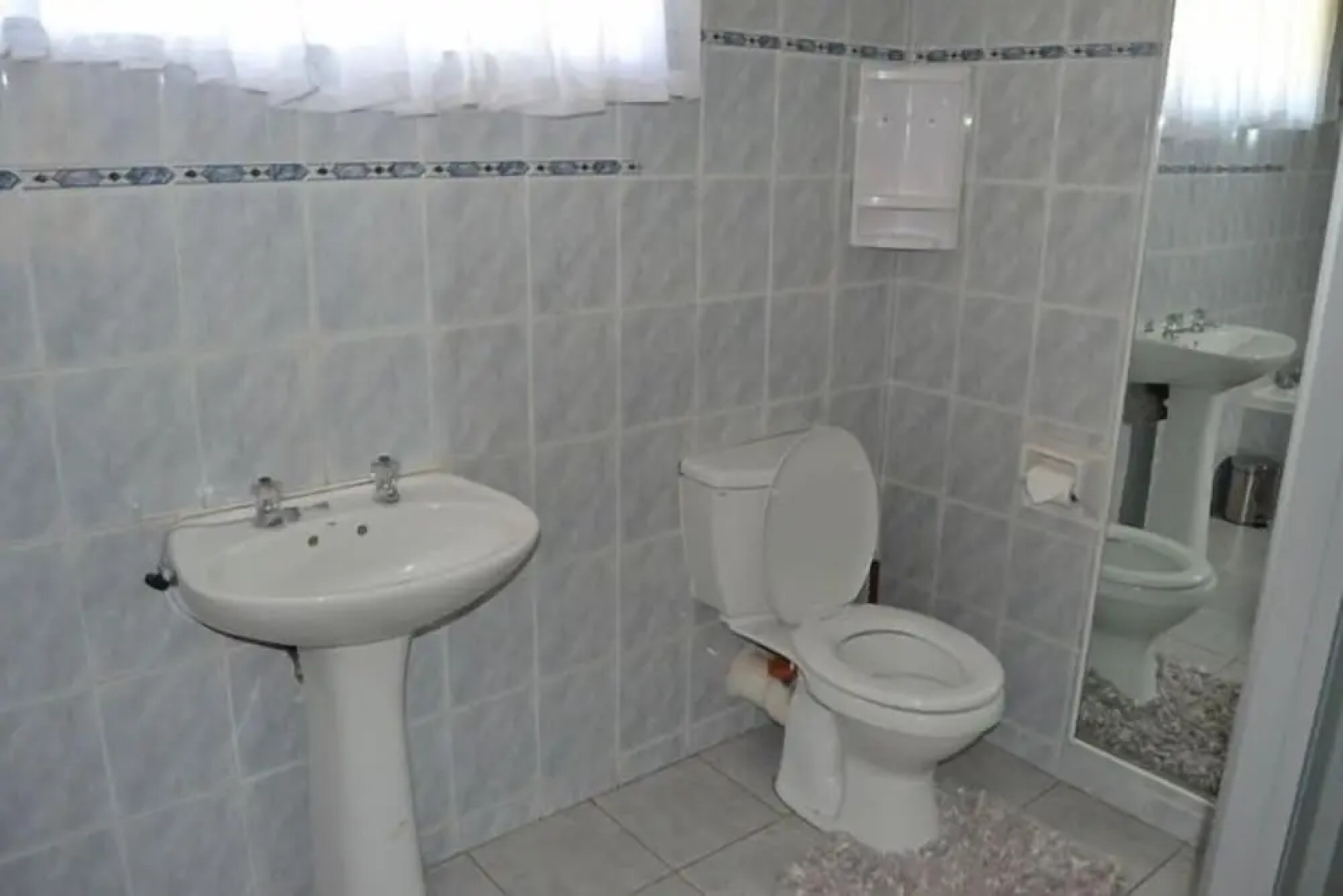 Ebuhleni Guest Lodge