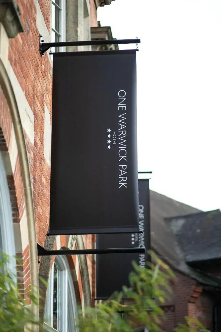 One Warwick Park Hotel