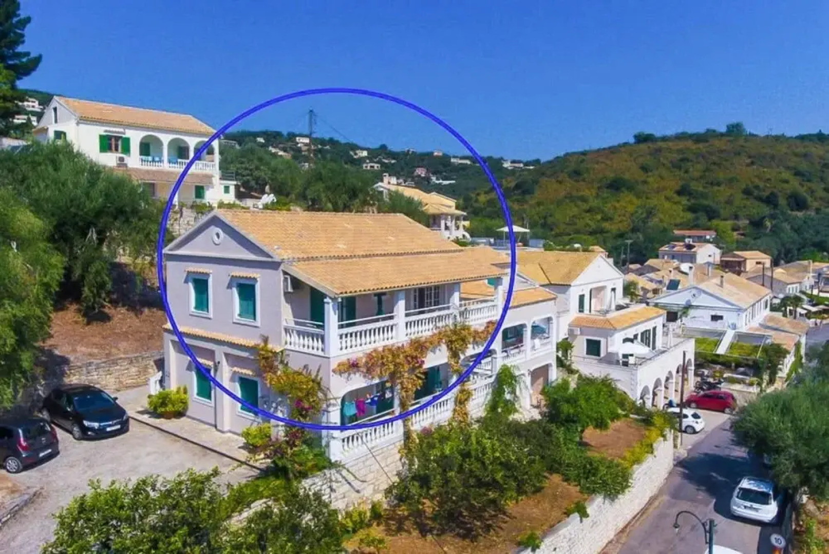 Renoula Walk to Beach Sea Views A C Wifi Car Not Required - 243