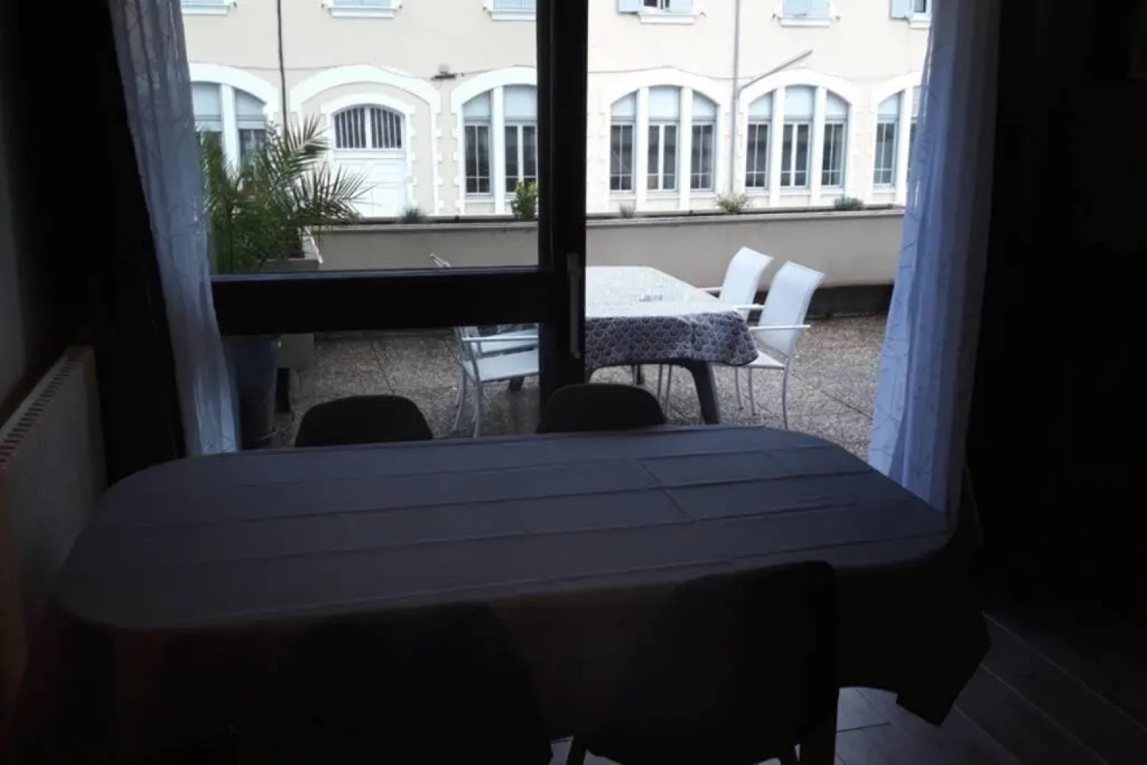 T2 grande terrasse Wi-Fi parking gratuit