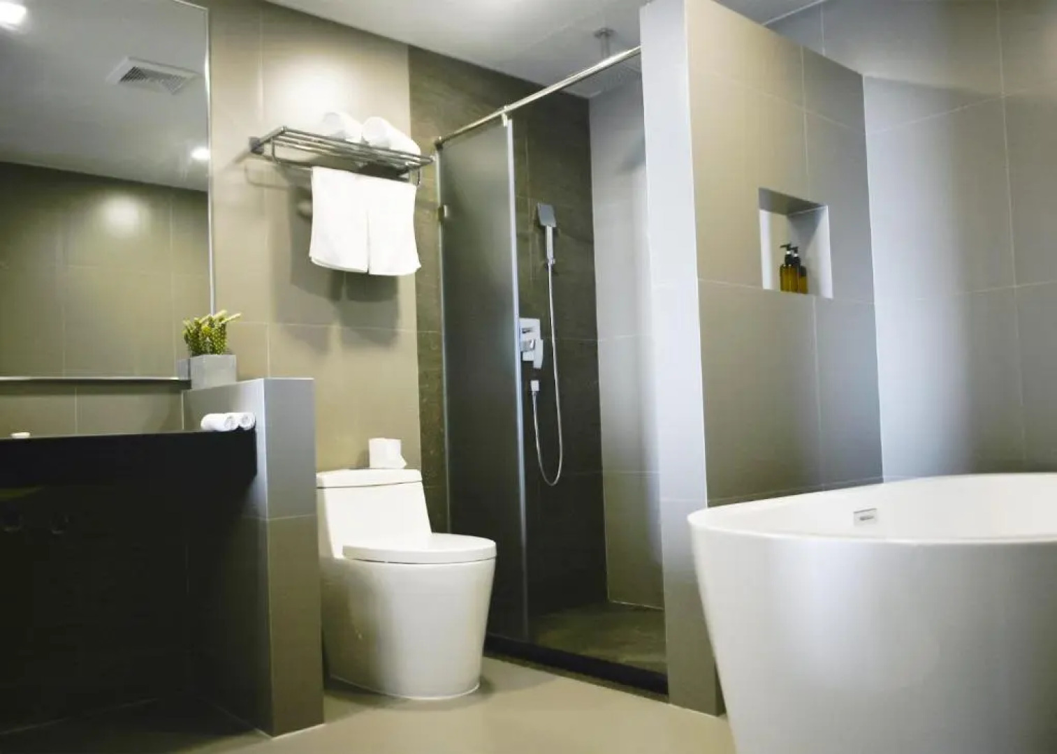 Отель Triton Prestige Seaview and Spa