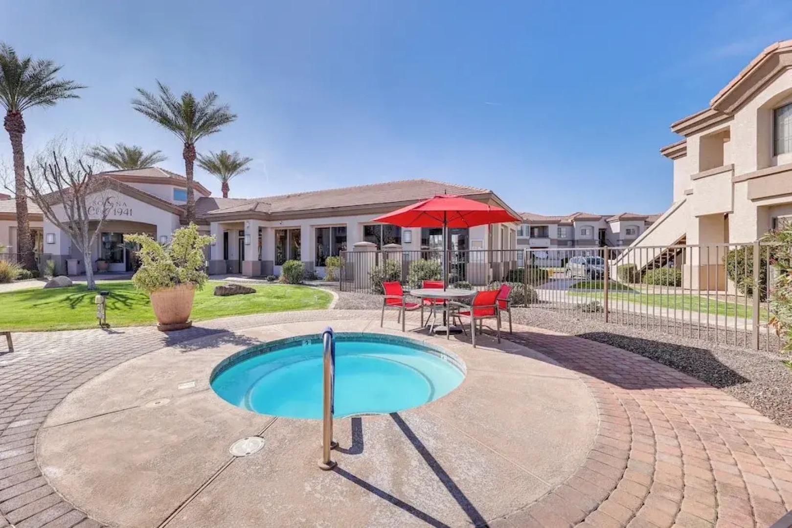 Near Spring Training: Mesa Condo w/ Pool Access!