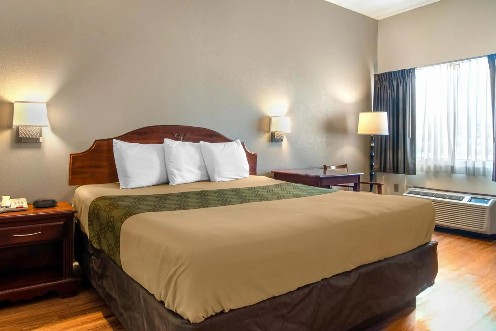 Econo Lodge Inn & Suites near Chickamauga Battlefield