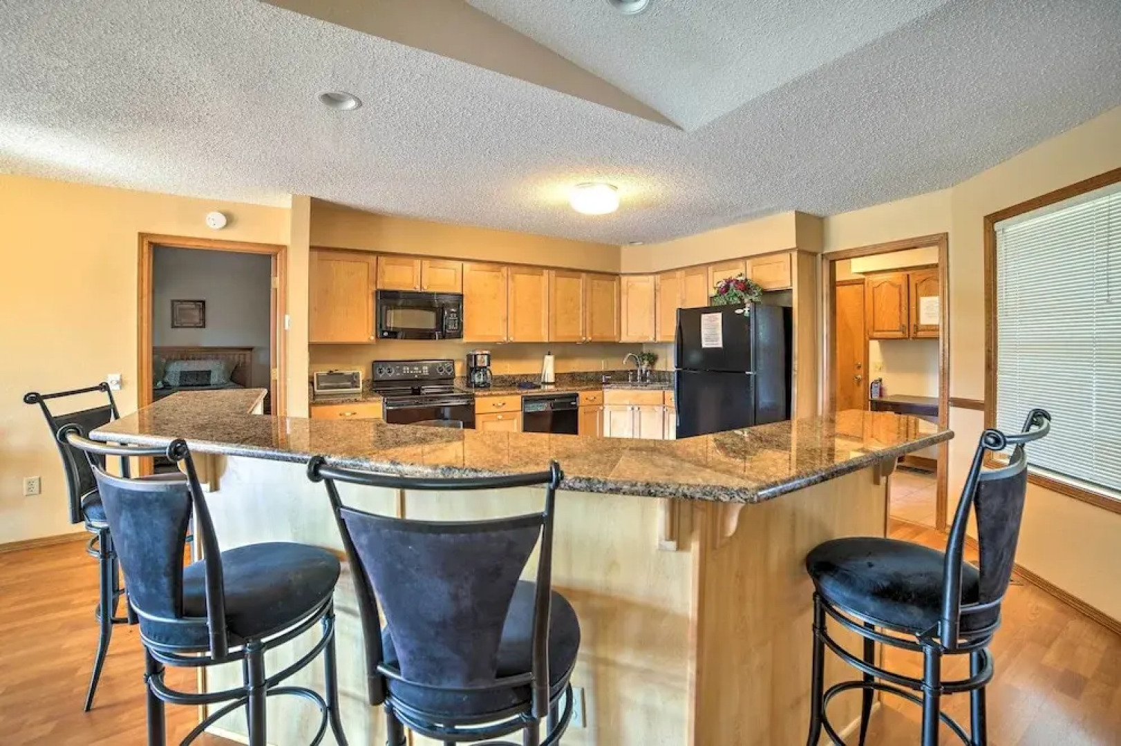 Holiday Island Home w/ Patio + Golf Course View!