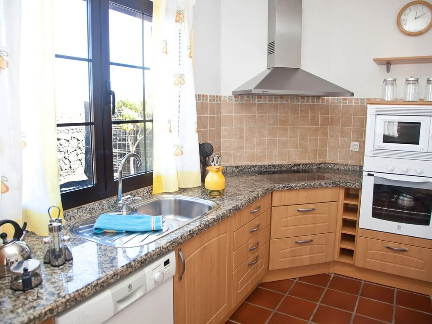 Spacious Villa in San Bartolomé With Swimming Pool