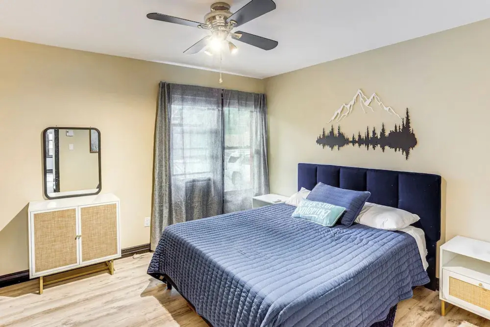 Darling Dwelling: 2 Mi to Dtwn Durango!