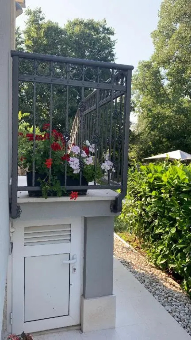 Modern and Cozy little House Mia