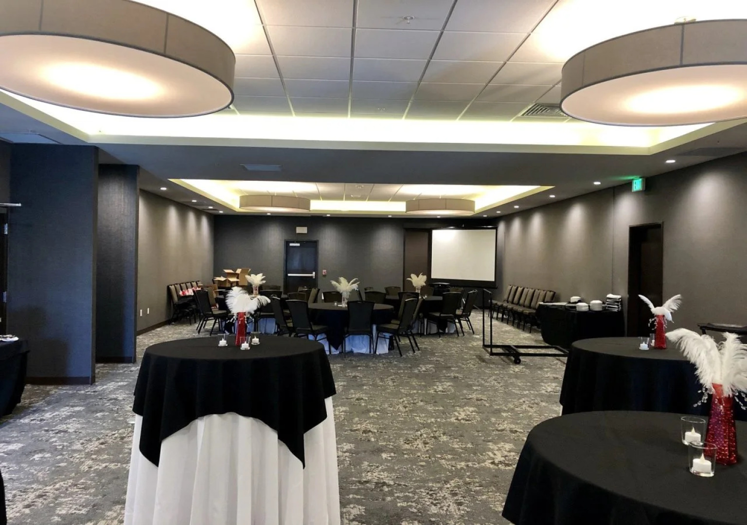 Holiday Inn & Suites Silicon Valley - Milpitas by IHG