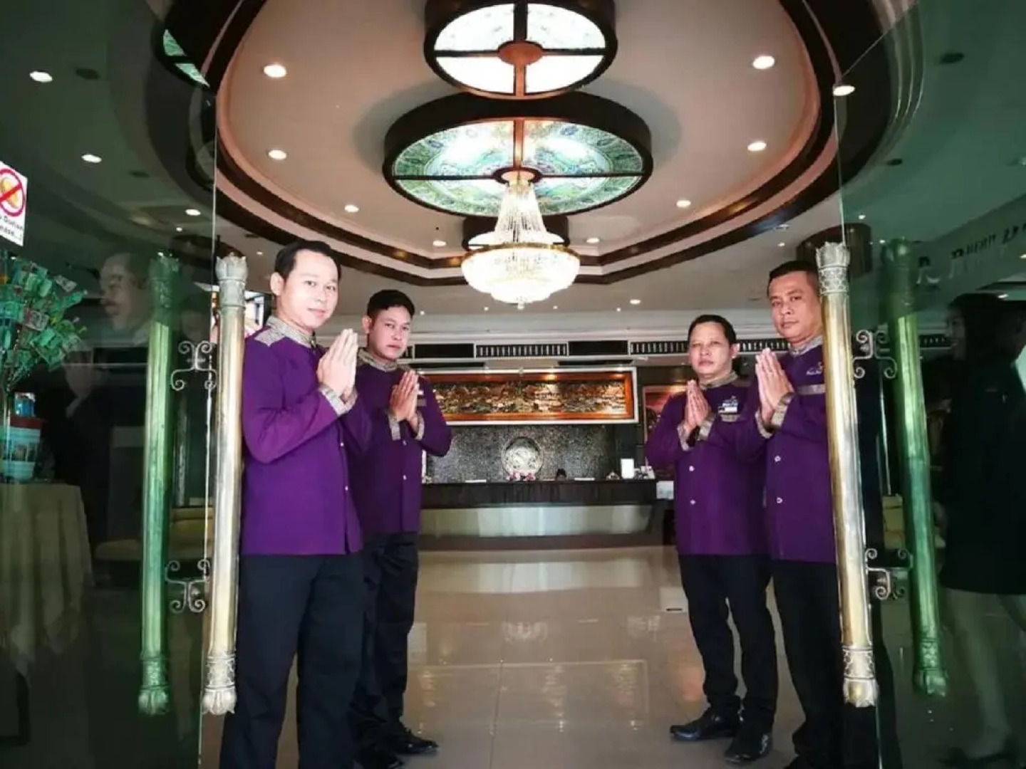 Ruean Phae Royal Park Hotel