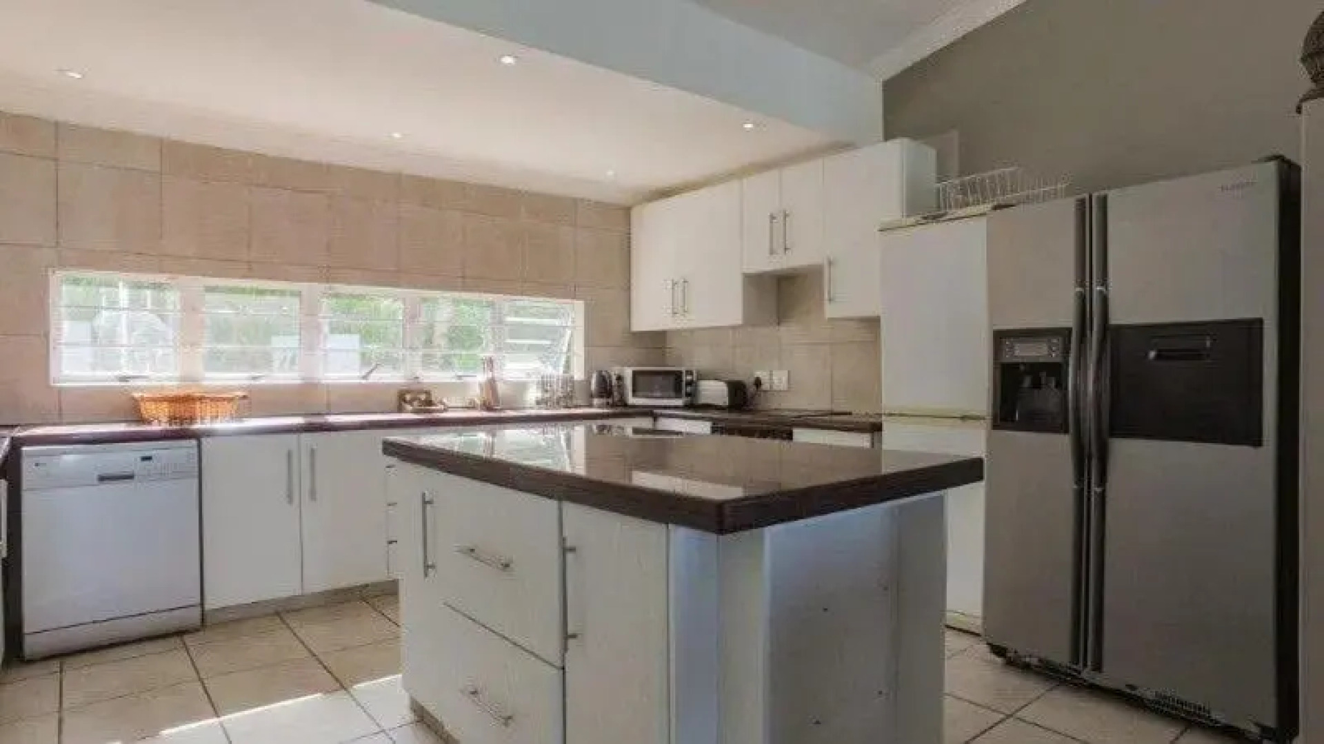 Tinley Manor Beachfront KSV1