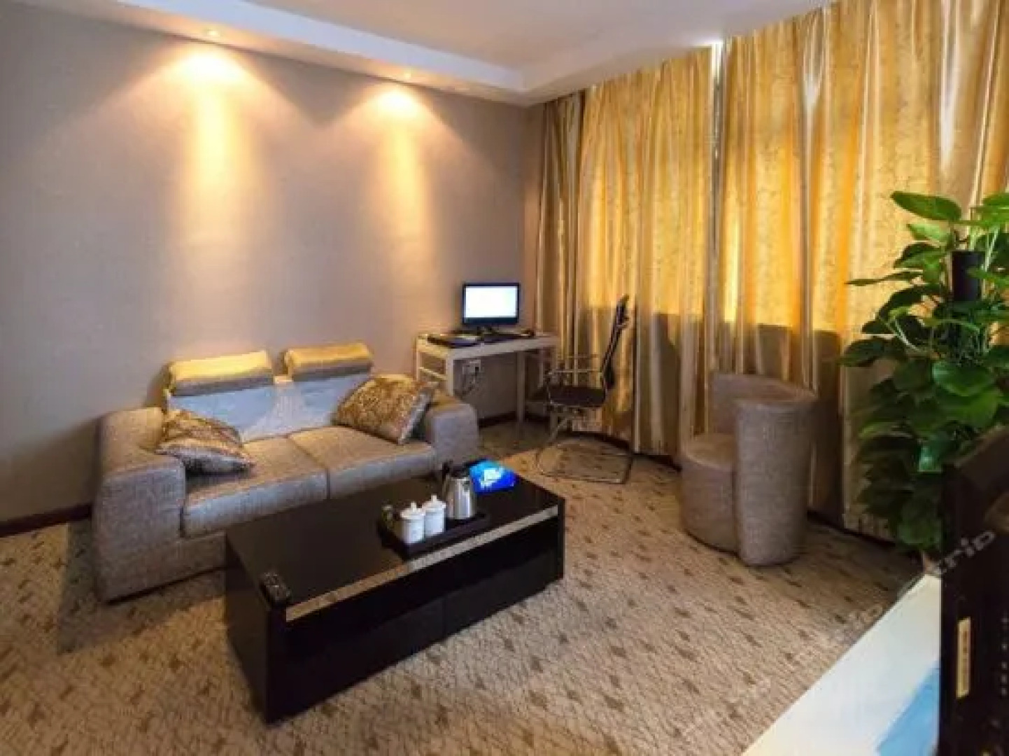 Hangzhou Wangjiajing Hotel