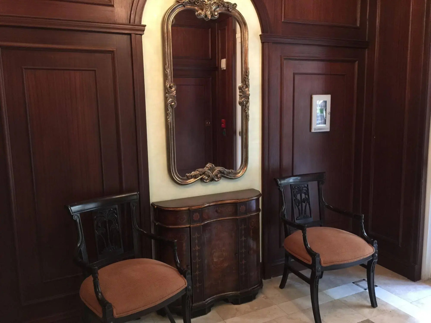 LYX Suites at Merrick Park in Coral Gables