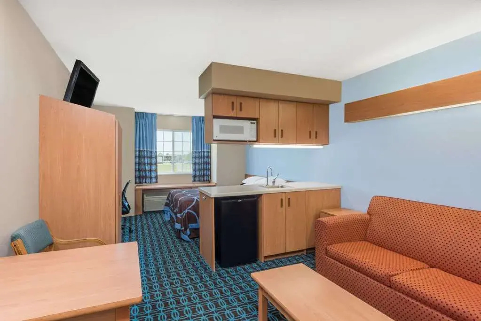 Super 8 Blue Springs