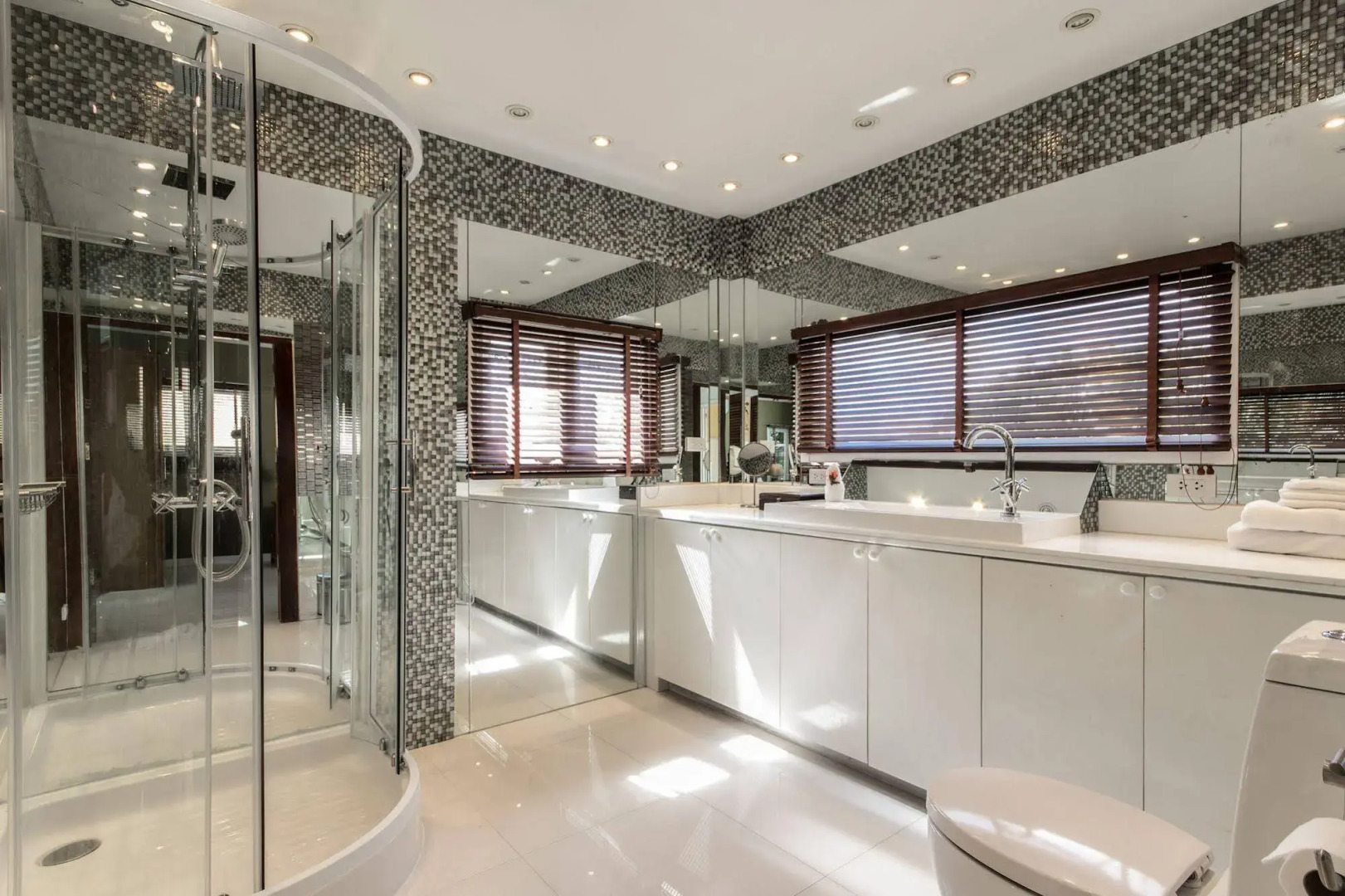 Boujis Boutique Resort