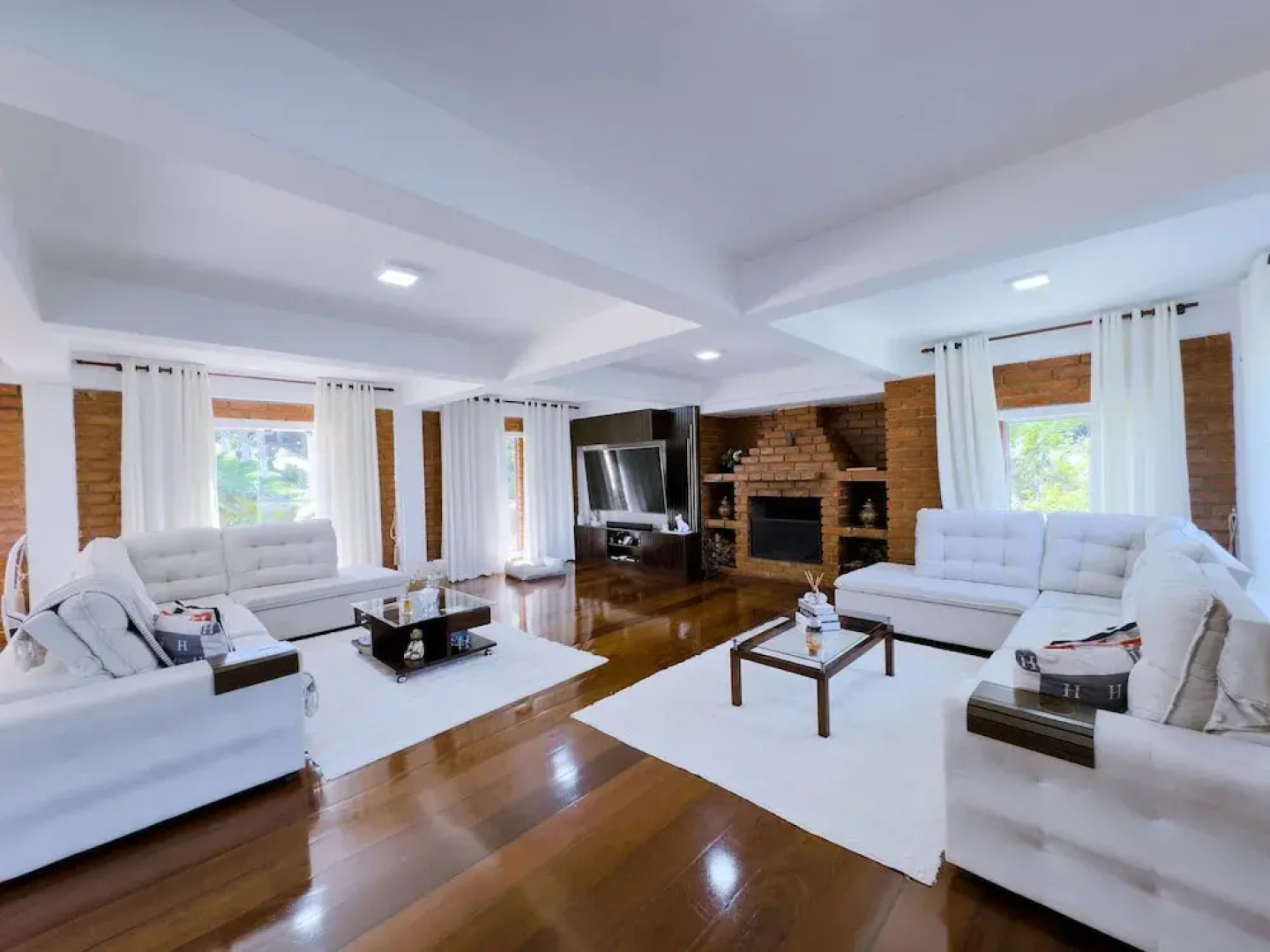 Casa de Luxo 2500m na Granja Viana