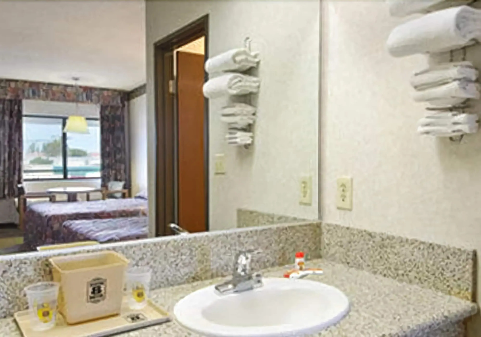 Travelodge by Wyndham Commerce Los Angeles Area