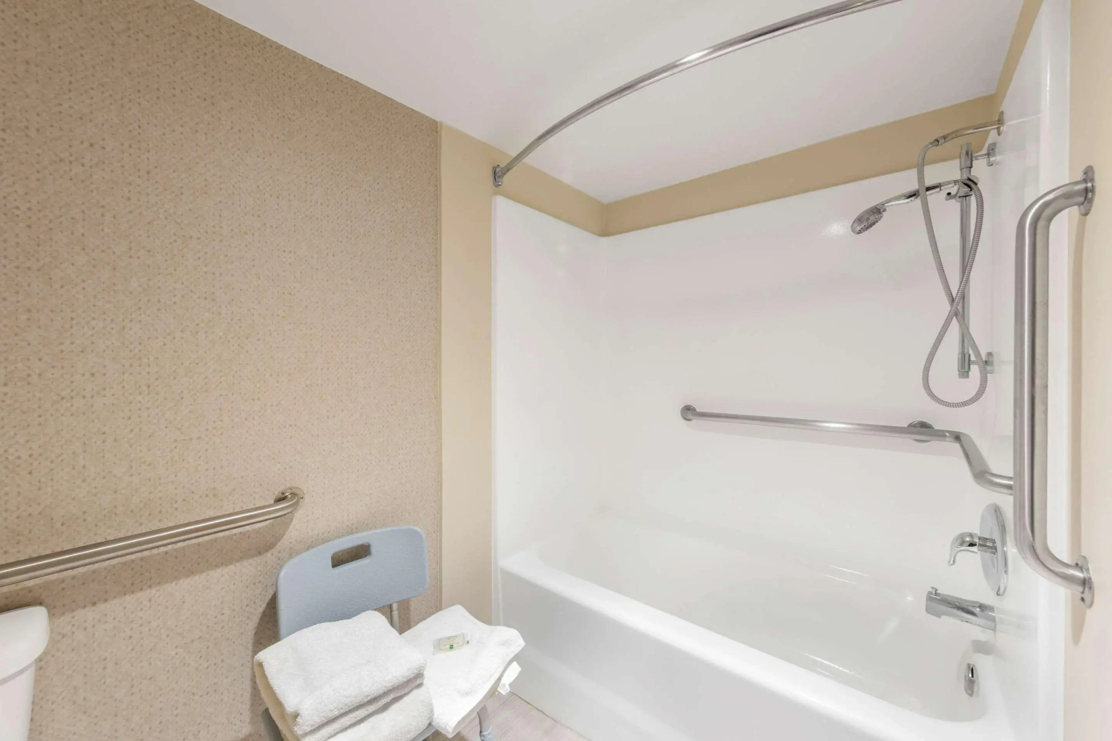 Quality Inn & Suites Camarillo - Oxnard