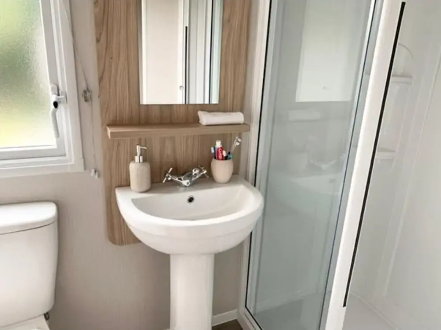 Exotic 3-bed Caravan at Newquay Holiday Park