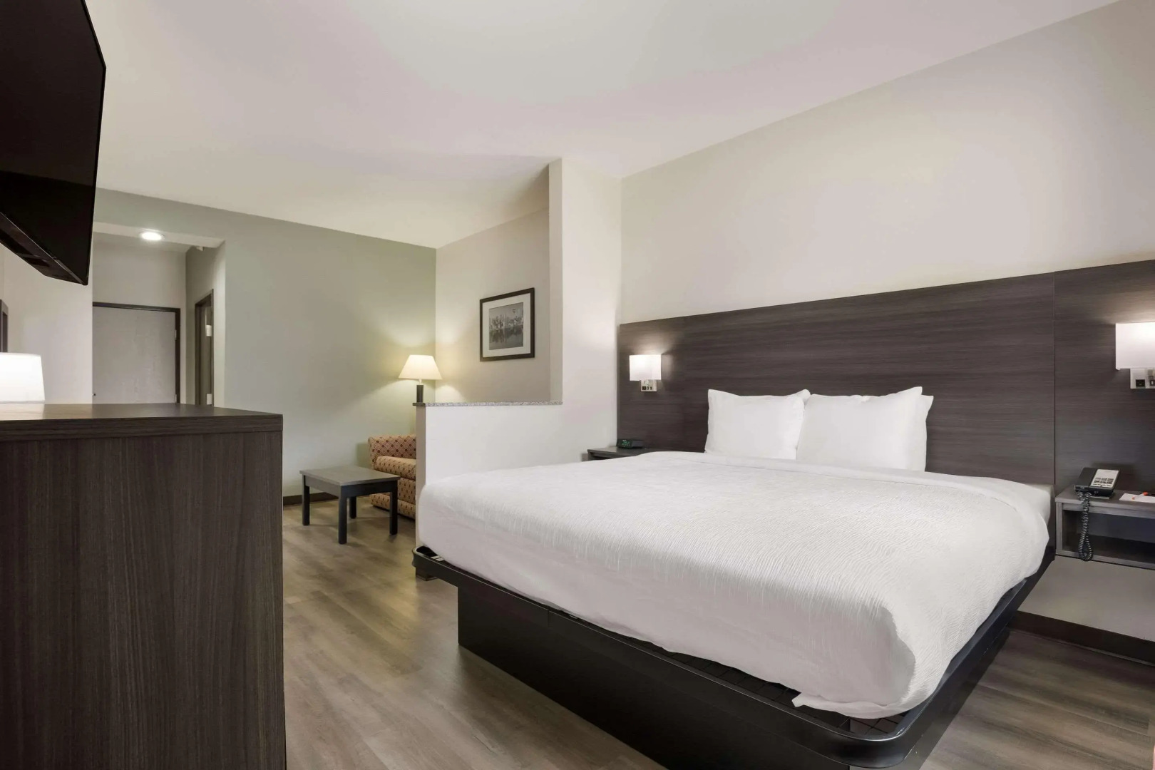 Quality Suites Tulsa I-44