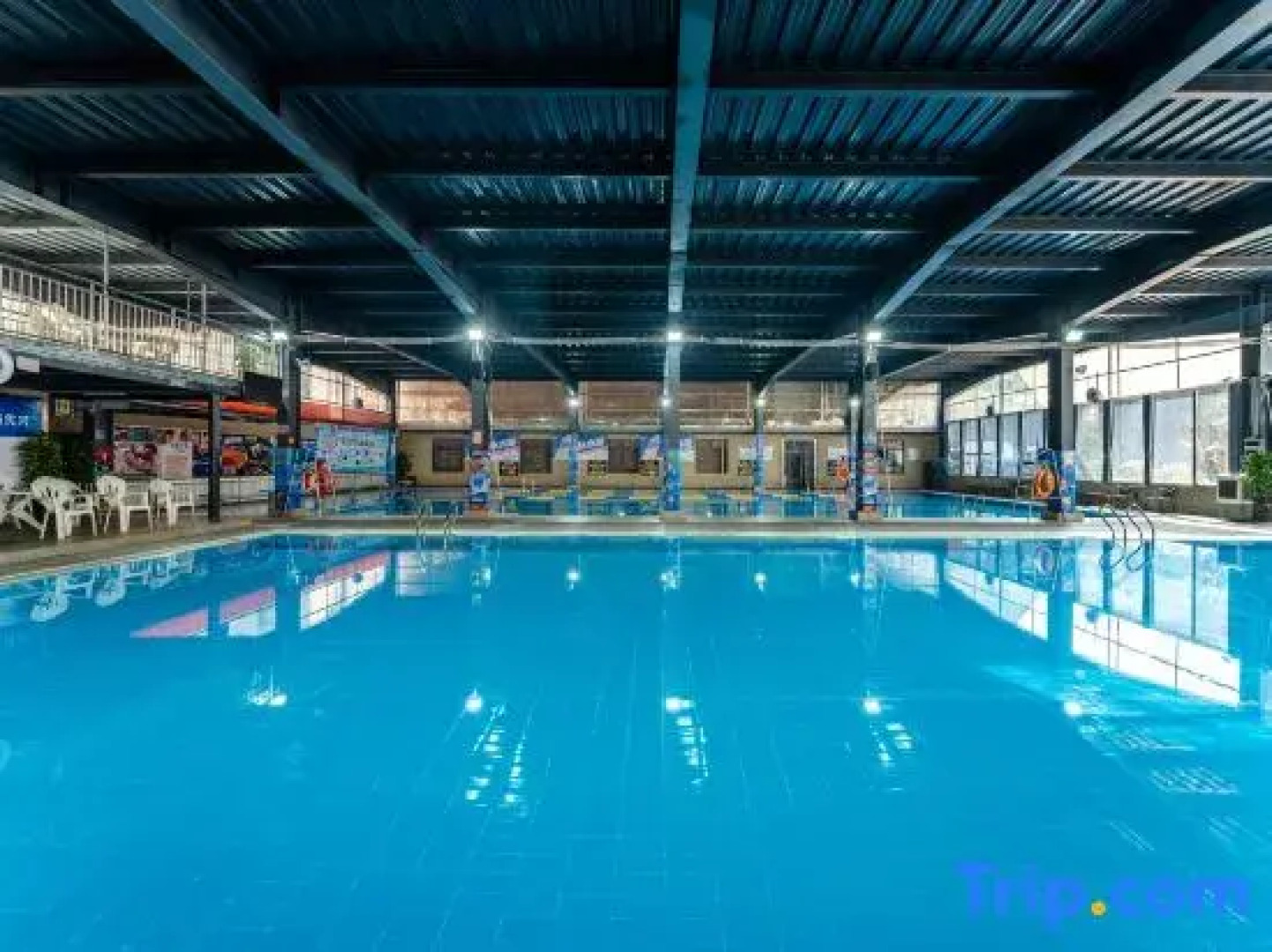 Ruixiang Hotel (Wuchuan New World Plaza Branch)