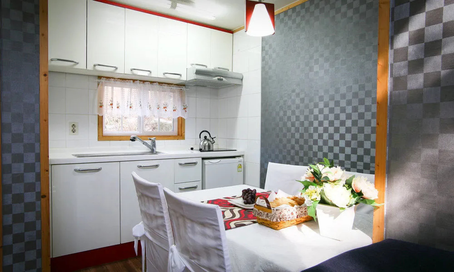 Spring Summer Fall Winter Pension