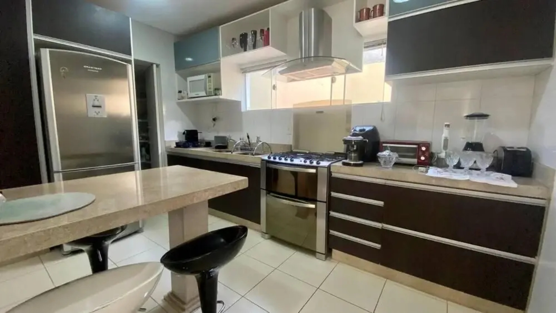 Casa com Piscina - Quartos Privativos