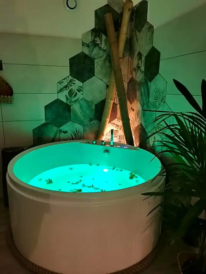 La Bulle Suspendue (Adults Only)