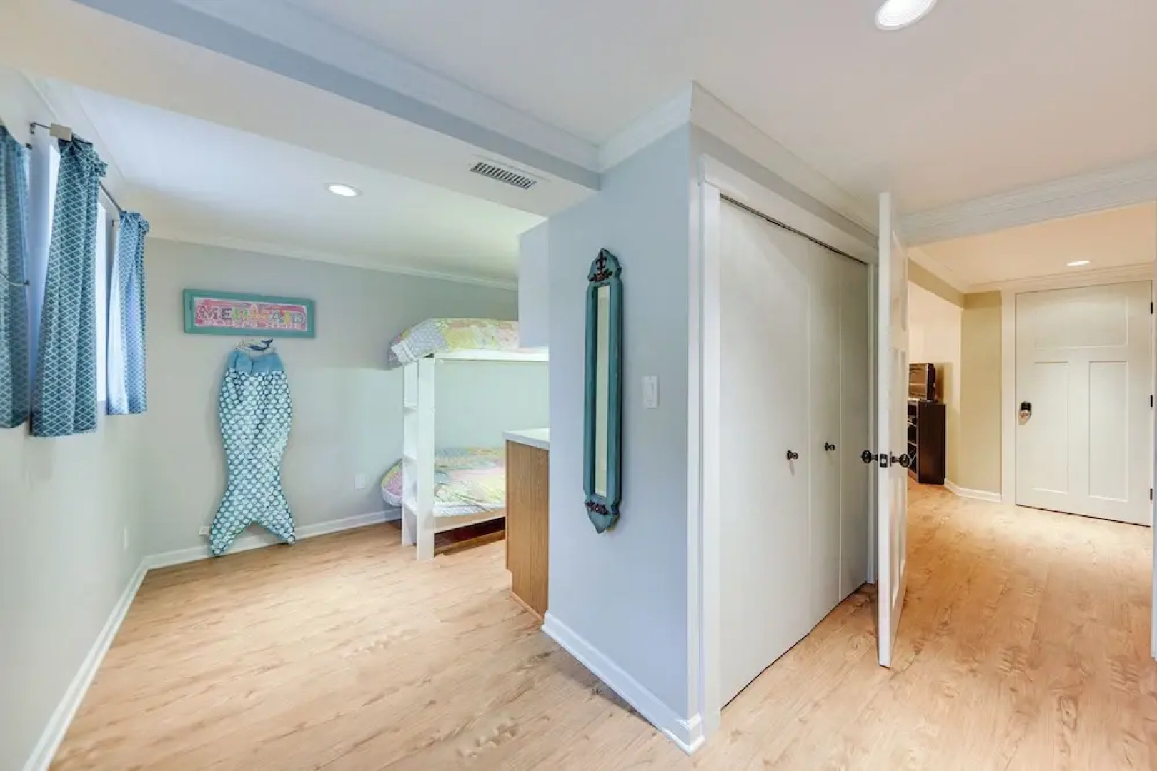 Family-friendly Twin Lakes Home Near Lake Mary!