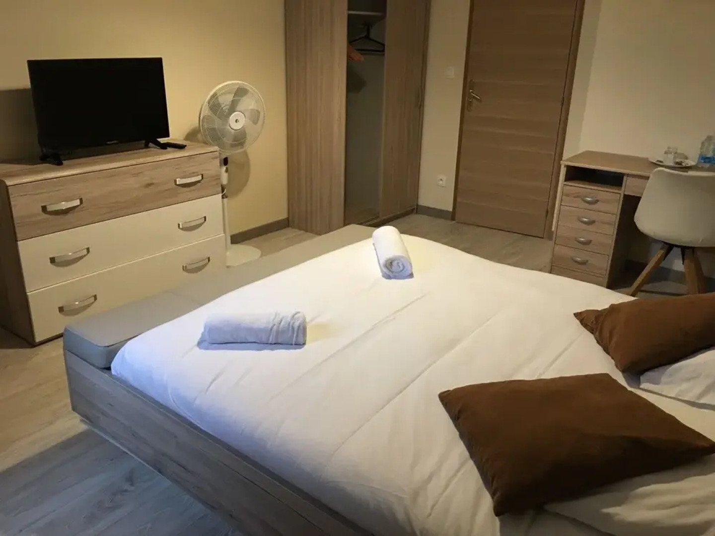 Au Charme du Lac Piscine & Spa 2