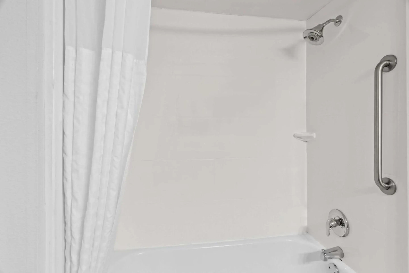 Comfort Inn & Suites near Tinley Park Amphitheater