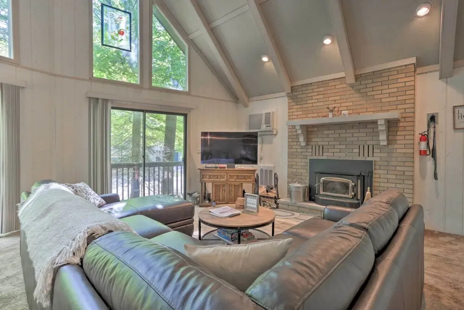 Dog-friendly Lake Ariel Resort Home w/ Deck!