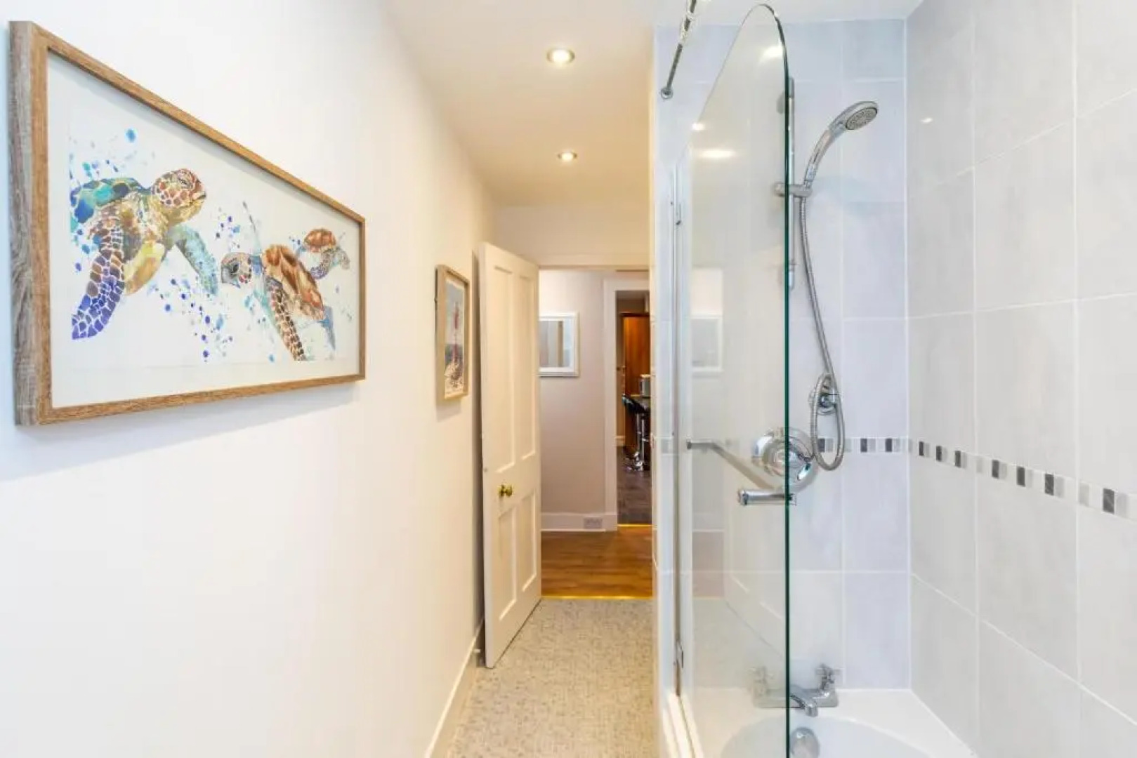 Modern Aberdeen City Apartment Free Parking