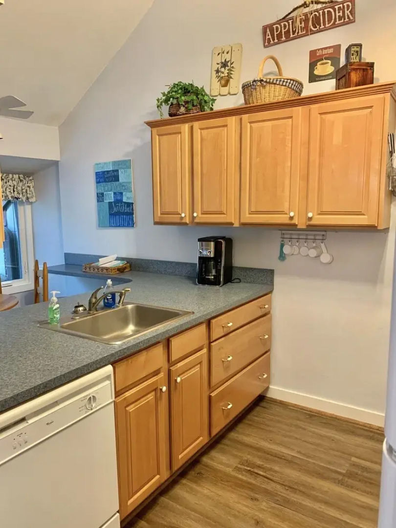 Briarcliff C_11 3 Bedroom Condo by RedAwning