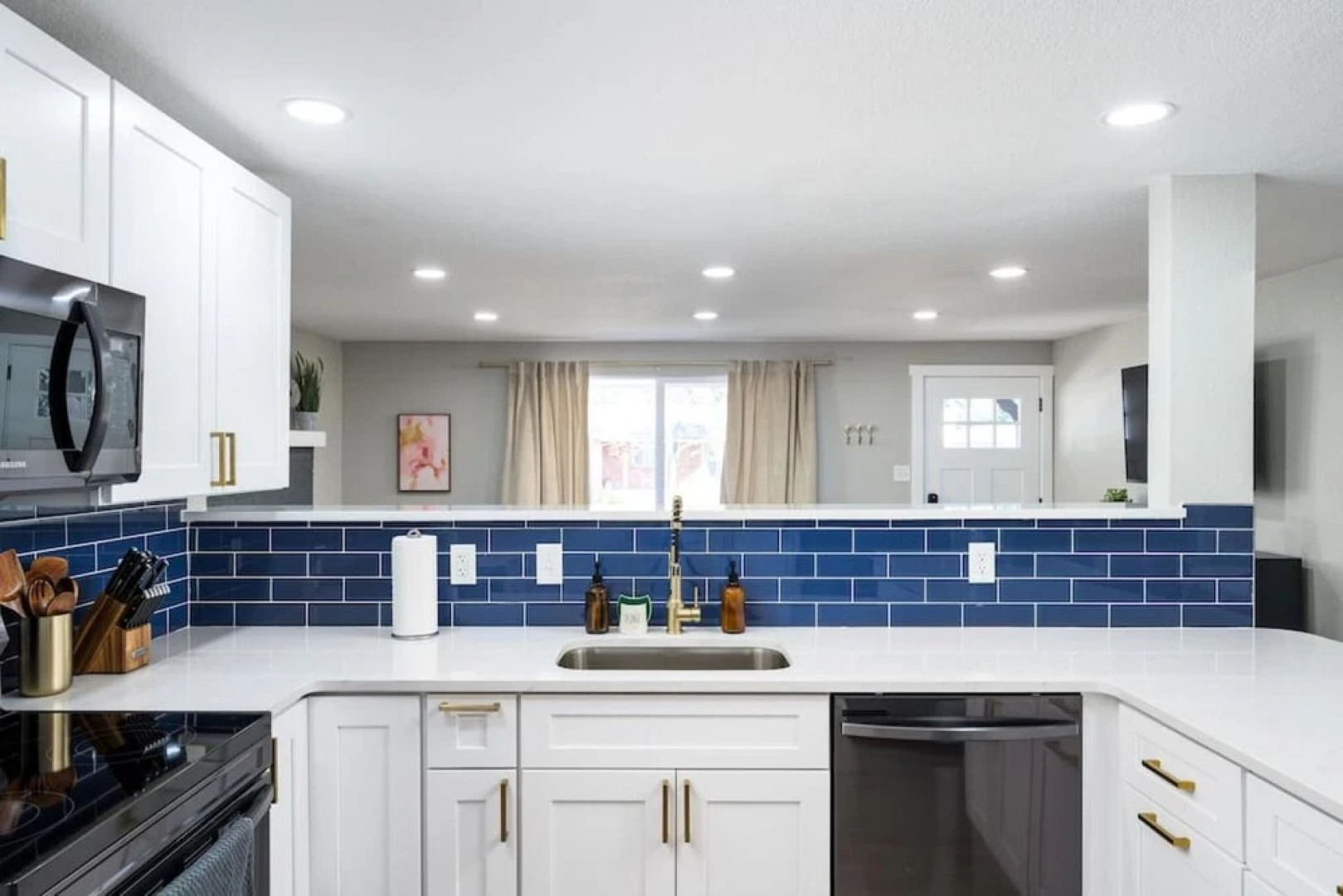 Gorgeous- 4 King Beds Near Den w Large Game Room