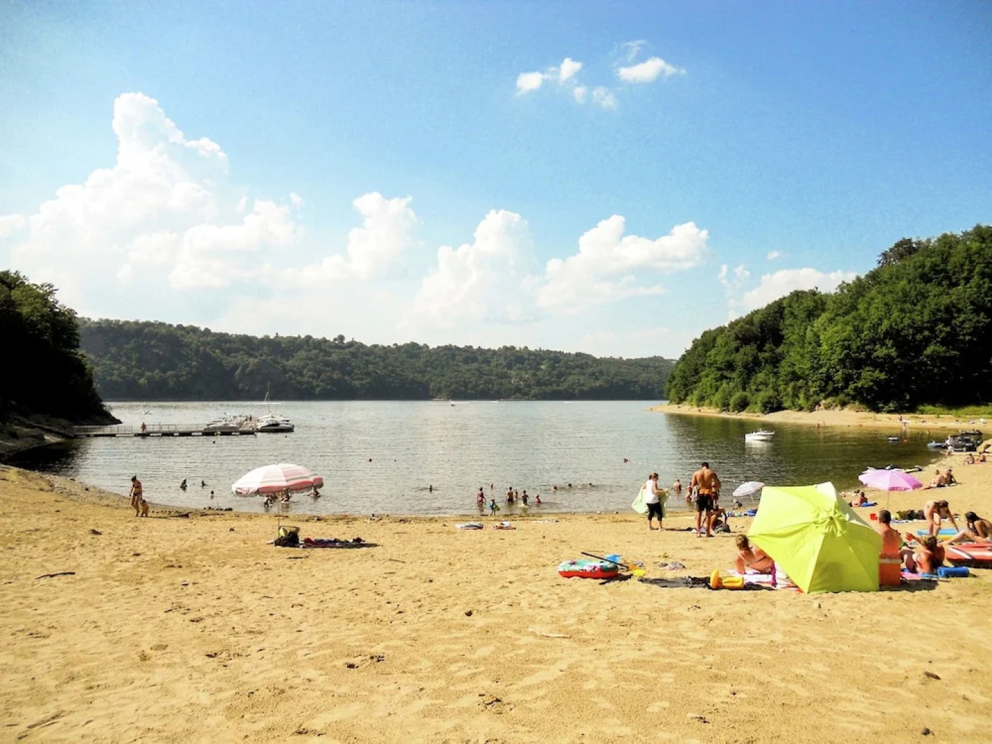 Peaceful Holiday Home in Bort-les-orgues Near the River