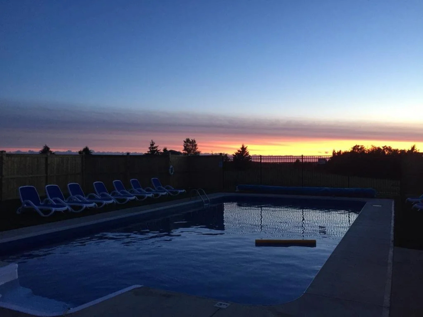 Cavendish Bosom Buddies Cottages and Suites