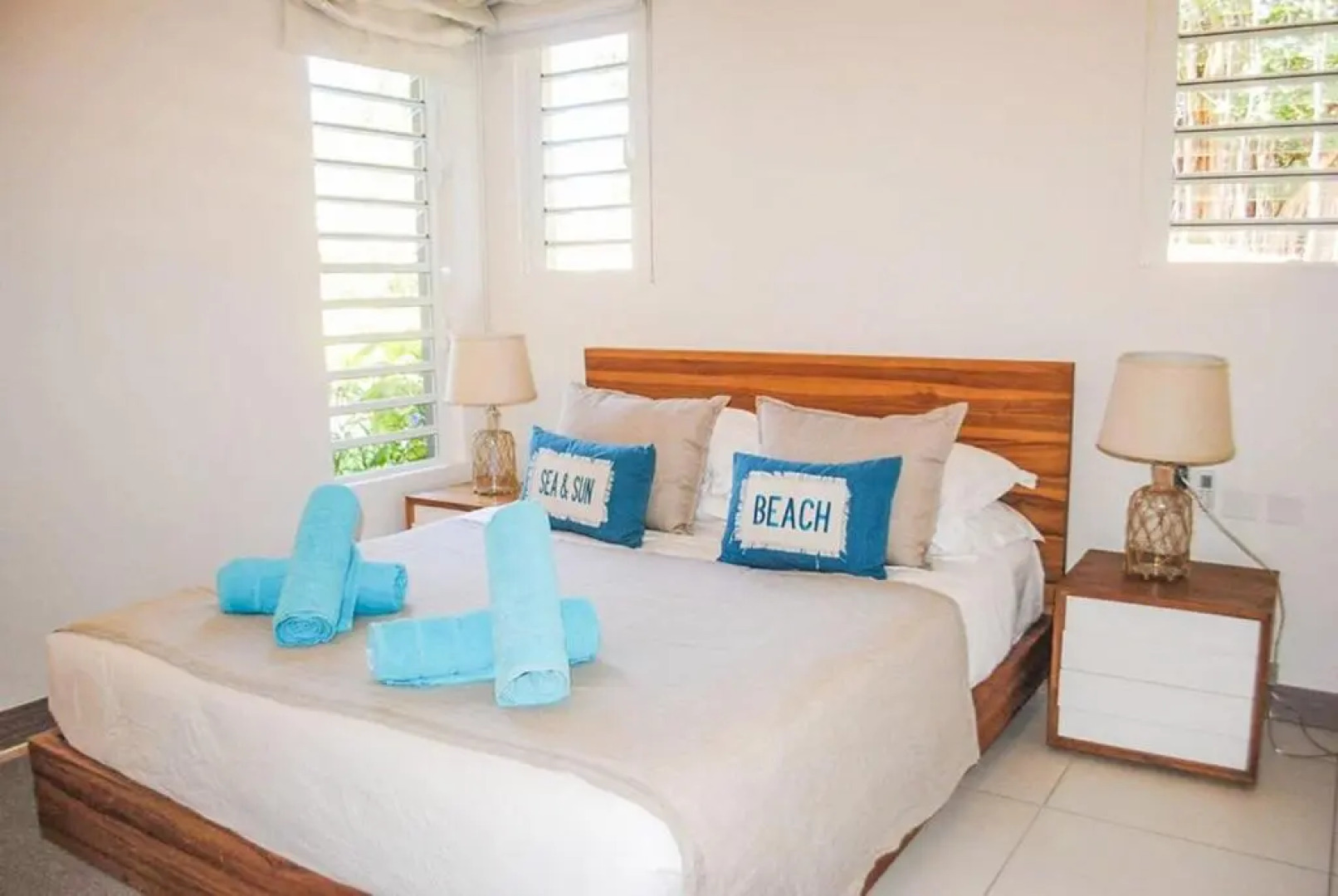 L'Escale 3 bedrooms Sea View and Beachfront Suite by Dream Escapes