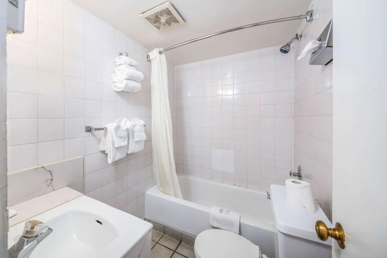 Revelstoke Gateway Inn